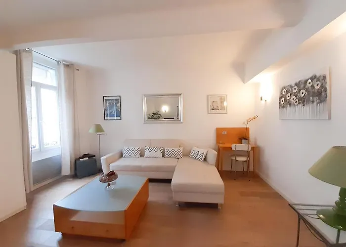 Gloria Διαμέρισμα *